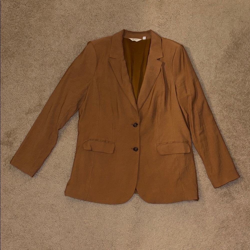 Two button notch collar Blazer - Picture 3 of 10